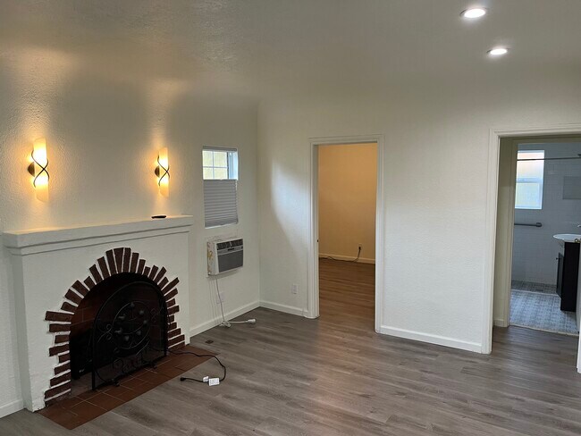 Foto del edificio - 2800 Tola Ave