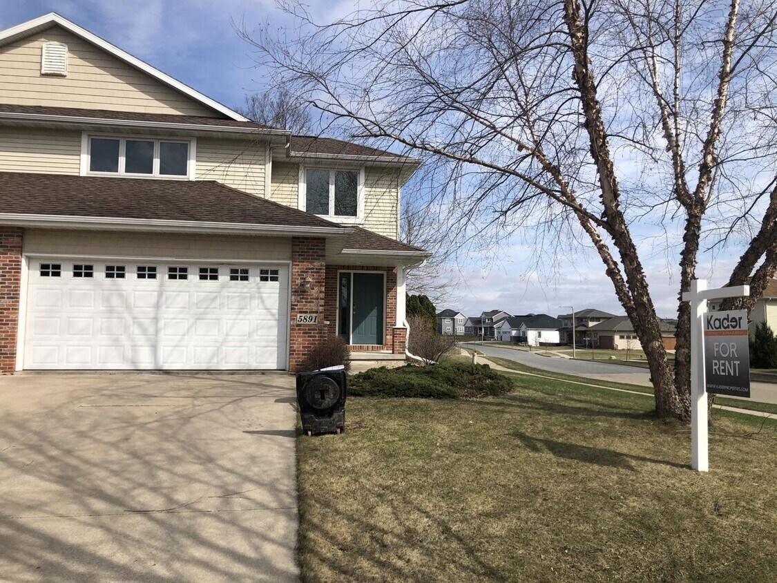 Foto principal - 5891 Holscher Rd