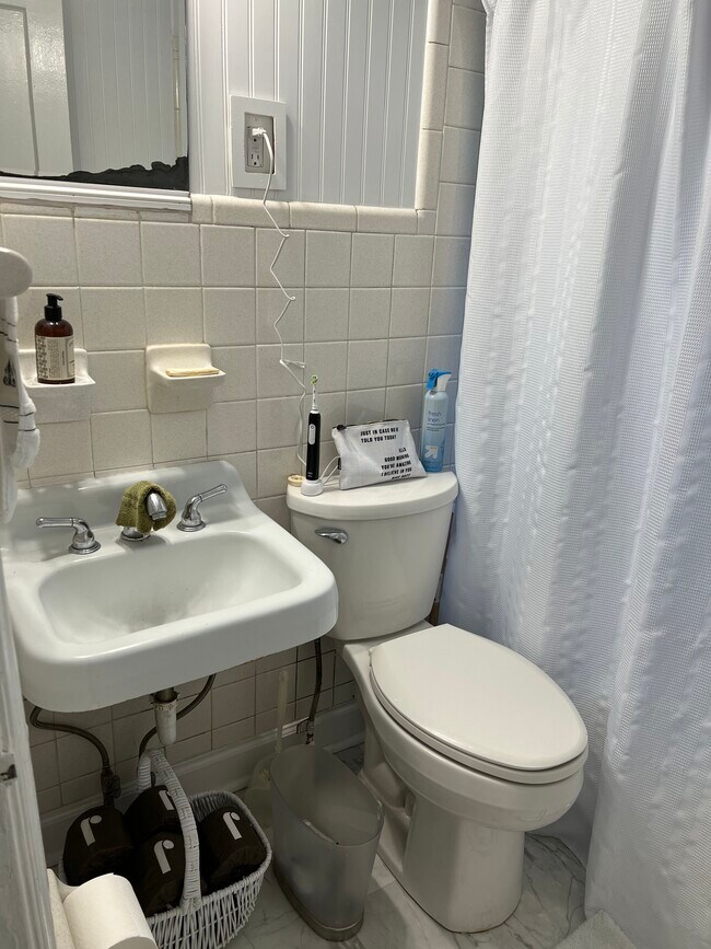 Foto del edificio - 104 Orchard View Ln