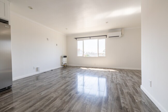 Foto del edificio - 4643 Pickford St