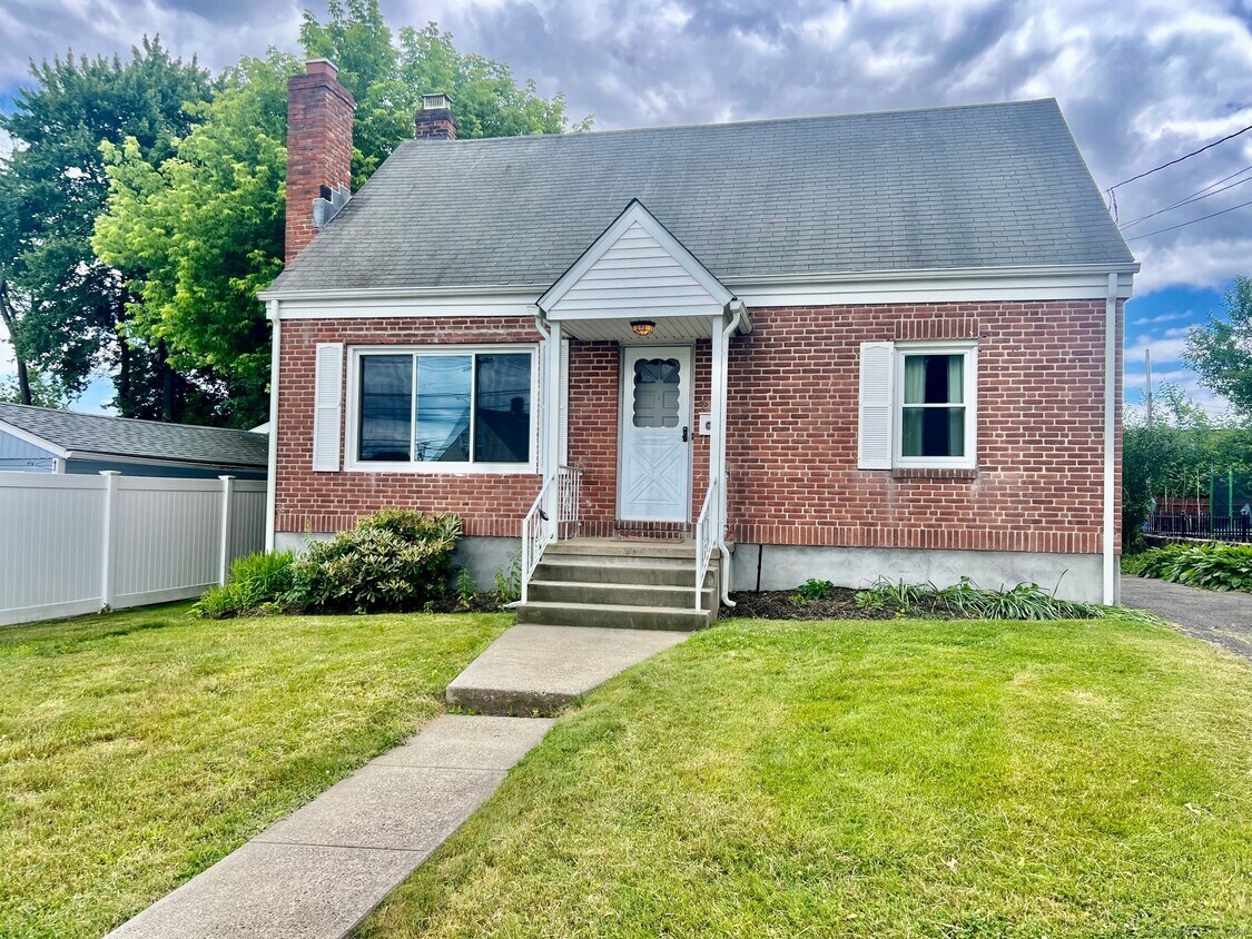 789 Burnsford Ave, Bridgeport, CT 06606 House Rental in Bridgeport