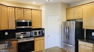 Building Photo - 12327 Malvern Way
