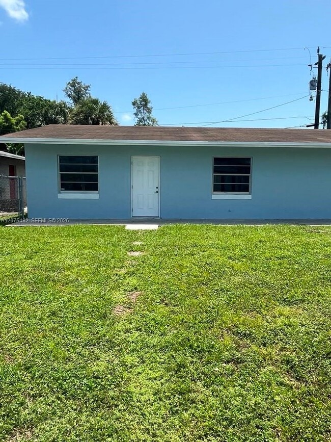 Building Photo - 3691 SW 60th Terrace