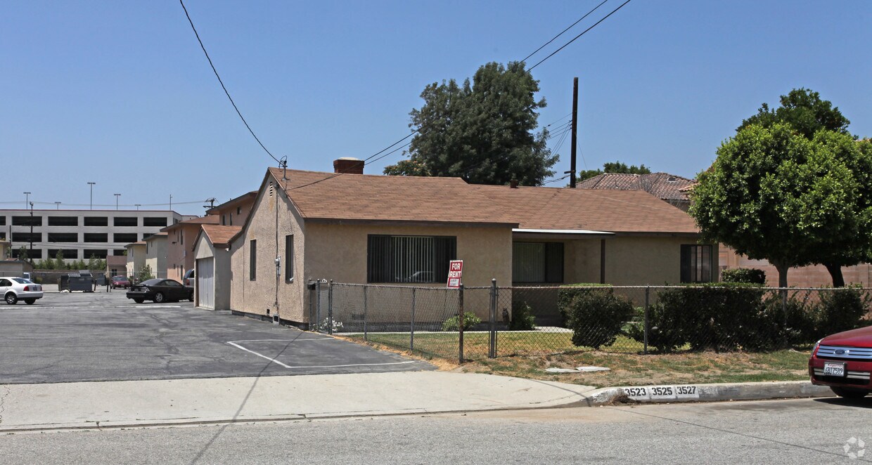Building Photo - 3527 Whistler Ave