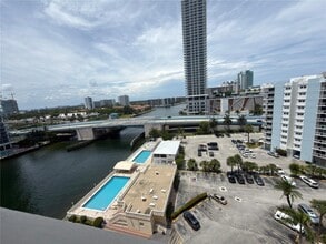 Building Photo - 1817 S Ocean Dr