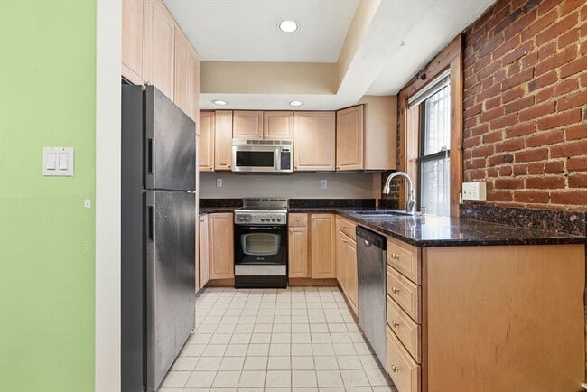 Building Photo - 111 Jersey St