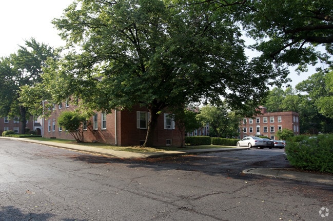 Building Photo - Glenayr Apartments