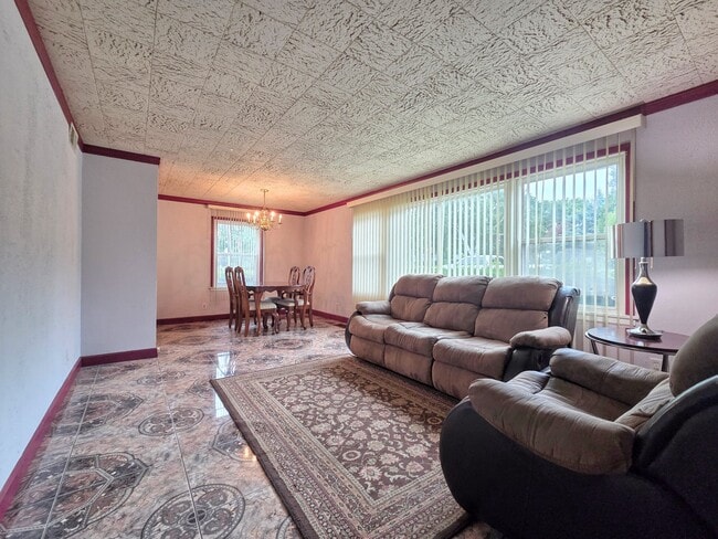 Foto del edificio - 336 E Orchard St