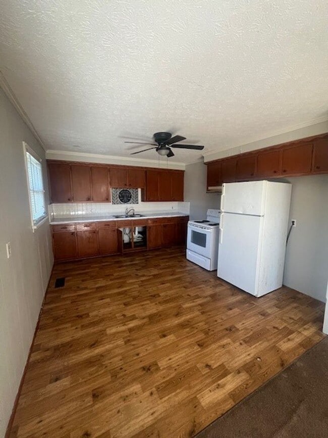 Foto del edificio - 1236 Crewdson Dr