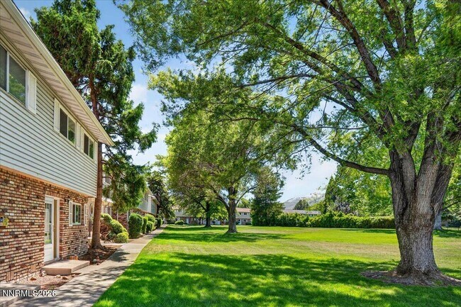 Building Photo - 106 Smithridge Park