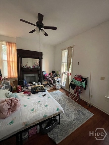 Building Photo - 219 E Taylor St