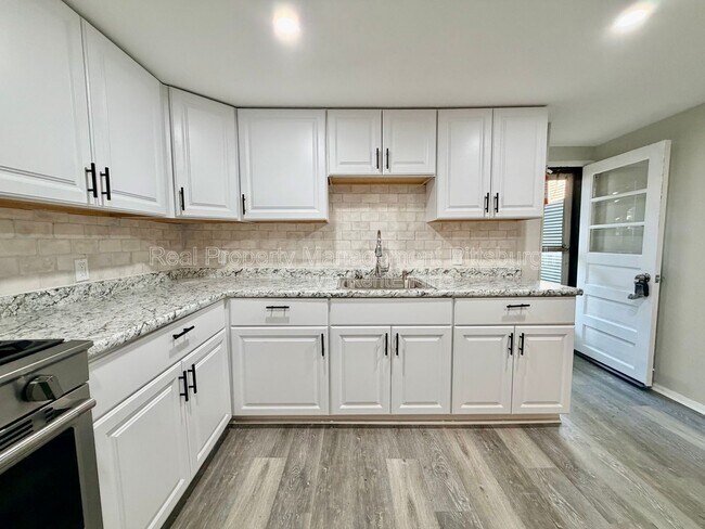 Foto del edificio - 5115 Keystone St