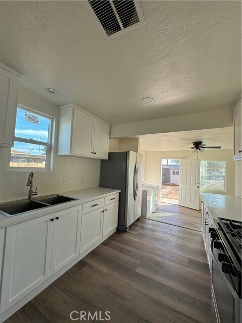 Foto del edificio - 184 Acacia