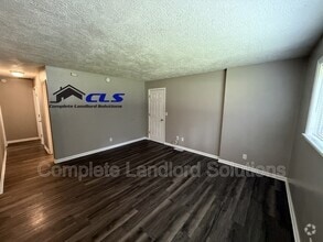 Building Photo - 2906 E Haythorne Ave