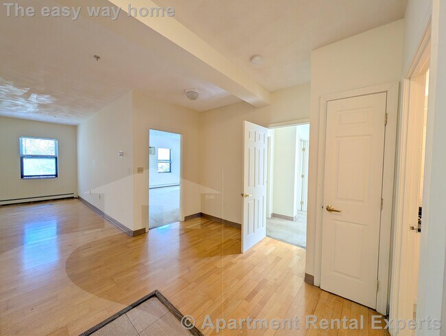 Foto del edificio - 373 Highland Ave