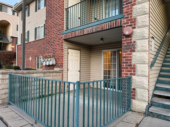 Building Photo - 108 W 1230 N St