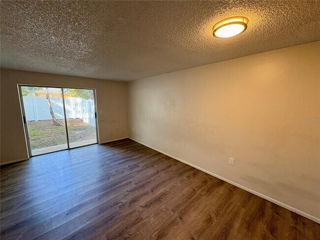 Foto del edificio - 312 57th Ave Dr E