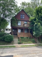 Building Photo - 621 E Locust St