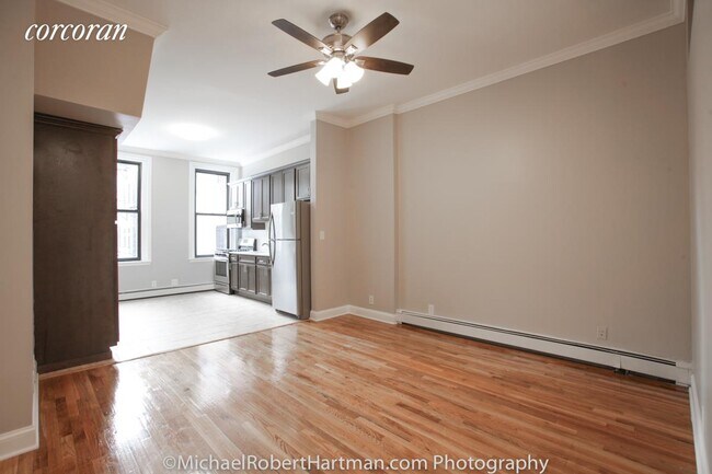 Building Photo - 309 5th Ave