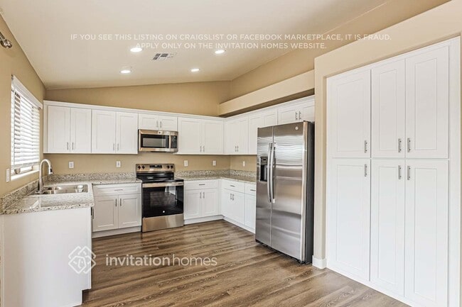 Building Photo - 7255 E Madero Ave