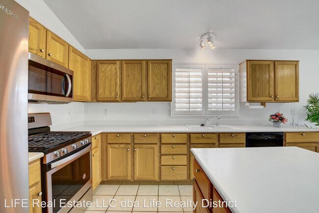 Foto del edificio - 3 br, 2 bath House - 4945 Cedar Lawn Way.