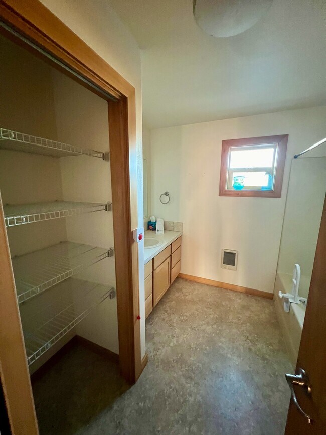 Building Photo - 63398 Tristar Dr