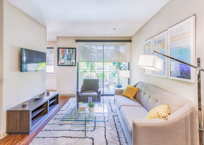 Spacious living room - City Lights on Fig