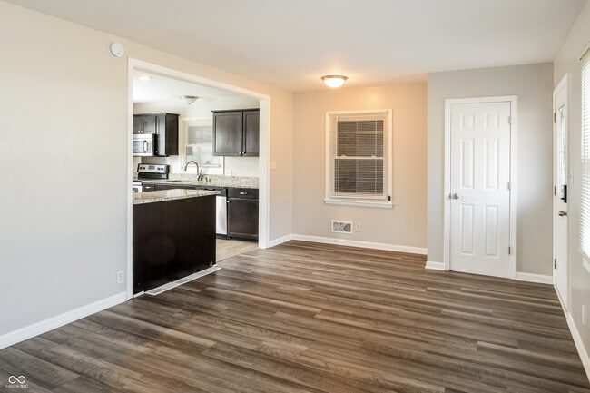 Building Photo - 2521 Butterfield Dr