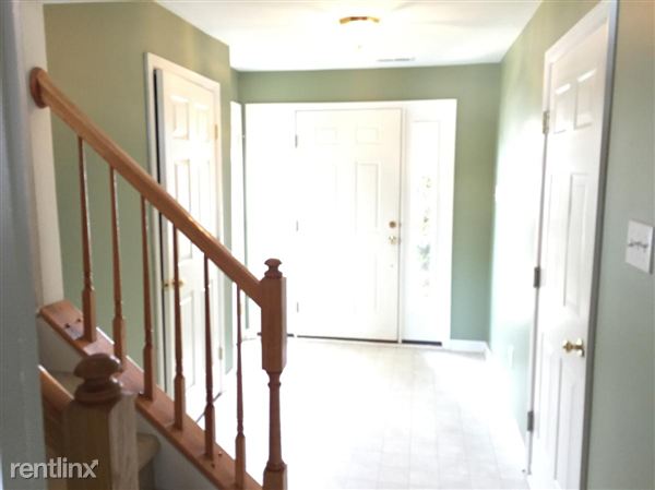 Building Photo - 250 Windsor Ct