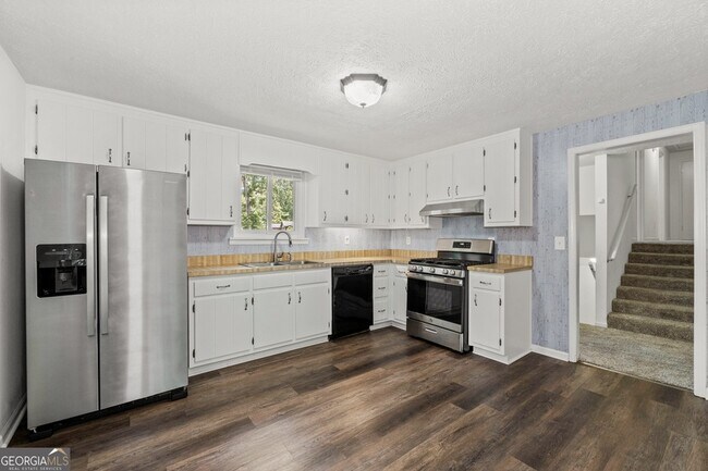 Building Photo - 880 Winfield Ct