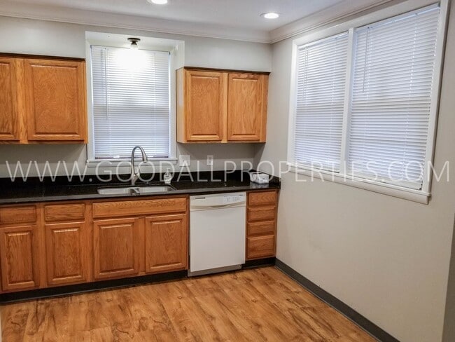 Building Photo - 3 Bedroom 1 Bath Duplex in Clive