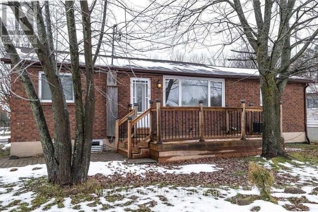 Building Photo - 2267 25th Side Rd