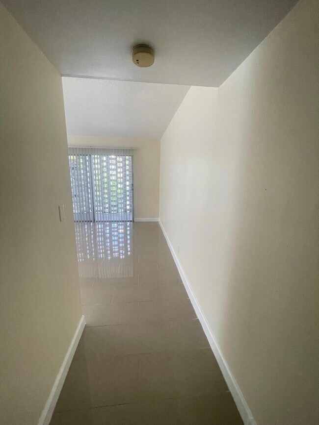Foto del edificio - 1500 Crescent Cir
