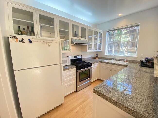 Building Photo - Advent - SHORT TERM FURNISHED RENTAL North...