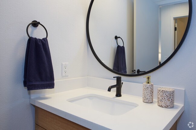 1HAB, 1.5BA - 996 ft² - Oasis Anaheim