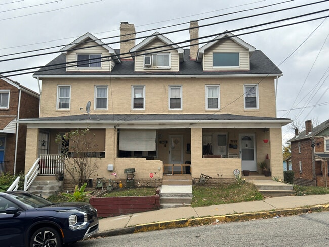 Photo - 7645 Roslyn St Apartment