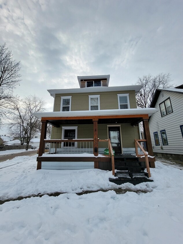 1600 W 5th St, Sioux City, IA 51103 House Rental in Sioux City, IA