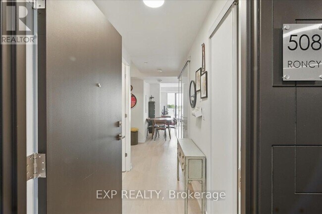 Building Photo - 430-430 Roncesvalles Ave