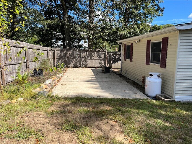 Foto del edificio - 15 Lulu Dr