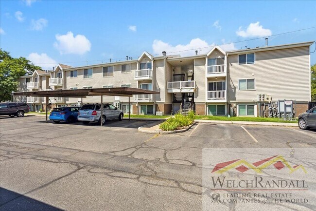 Foto del edificio - Cozy & Convenient 2-Bed, 1-Bath Condo in Roy!