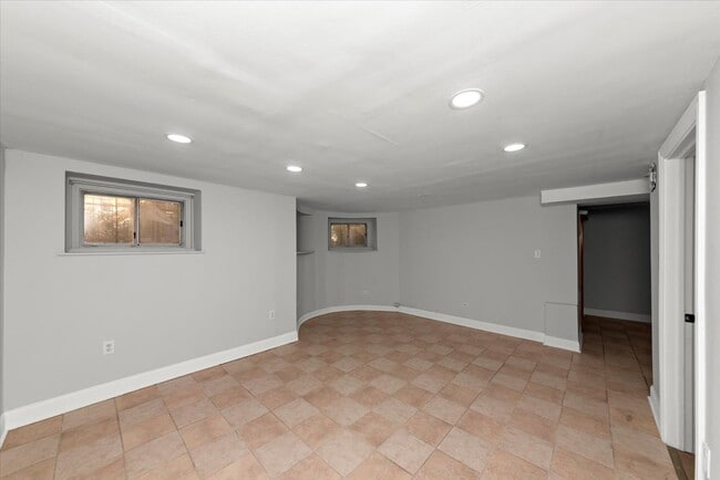 Foto del edificio - 941 W Windsor Ave