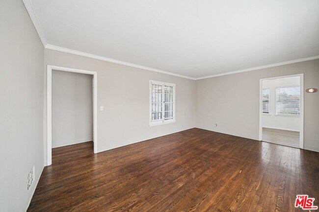 Foto del edificio - 1402 N Mansfield Ave
