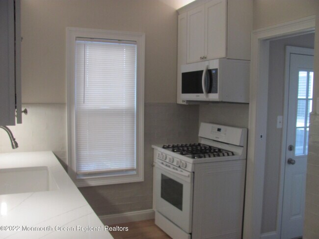 Building Photo - 7-9 Abbott Ave