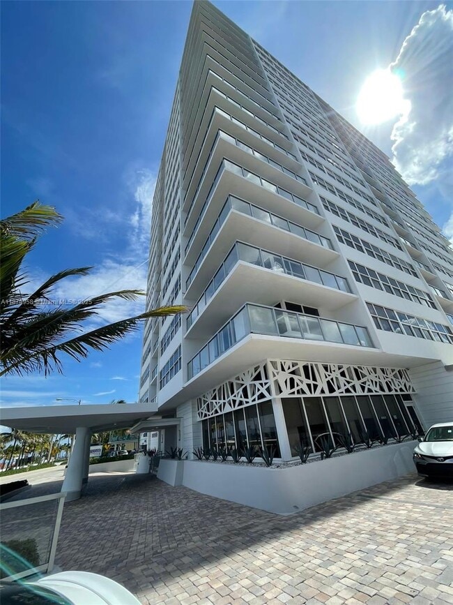 Building Photo - 209 N Fort Lauderdale Beach Blvd