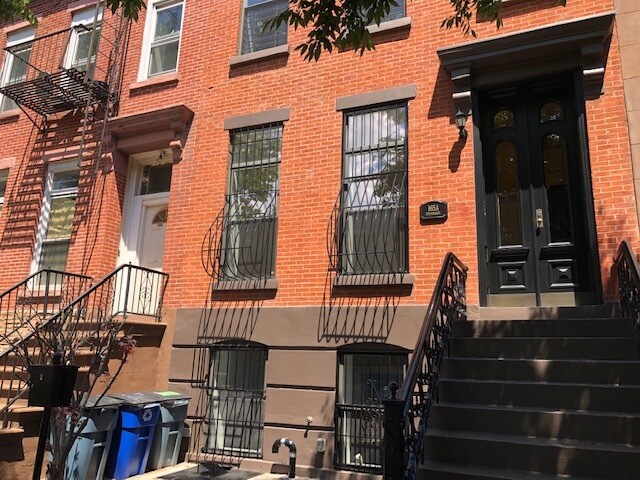 Primary Photo - 165A Stuyvesant Ave