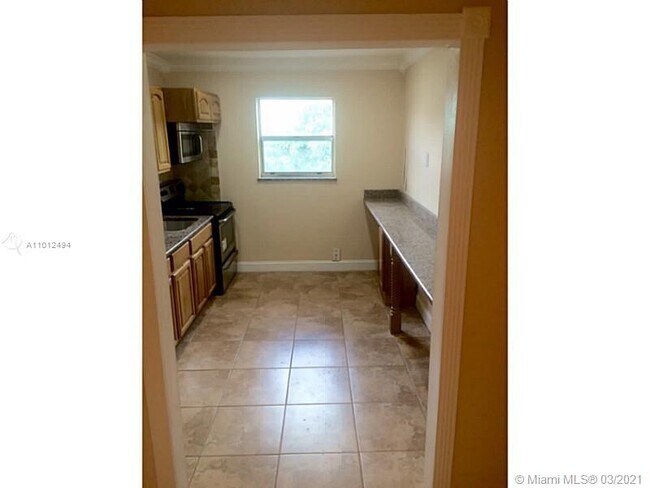 Foto del edificio - 2551 NW 13th St