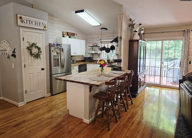 Foto del edificio - 1345 Ohio Ln