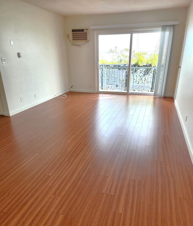 Foto del edificio - 1133 N Hacienda Pl