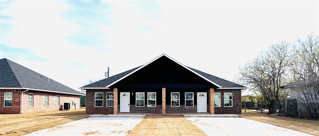 Primary Photo - Welcome to this beautifully constructed, b...