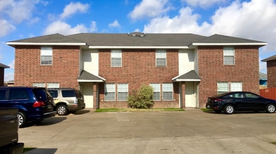 Building Photo - 5806 Redstone Dr